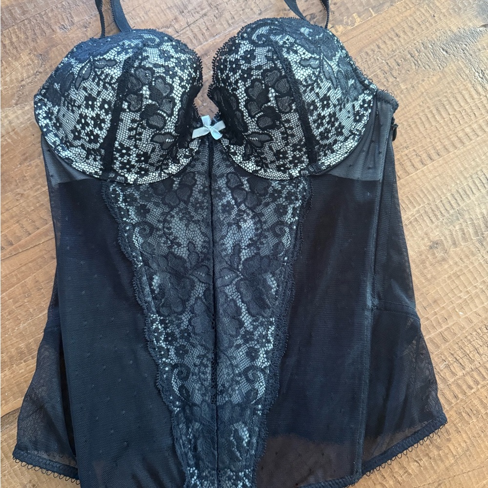 VS Elegant Black Lace Bustier